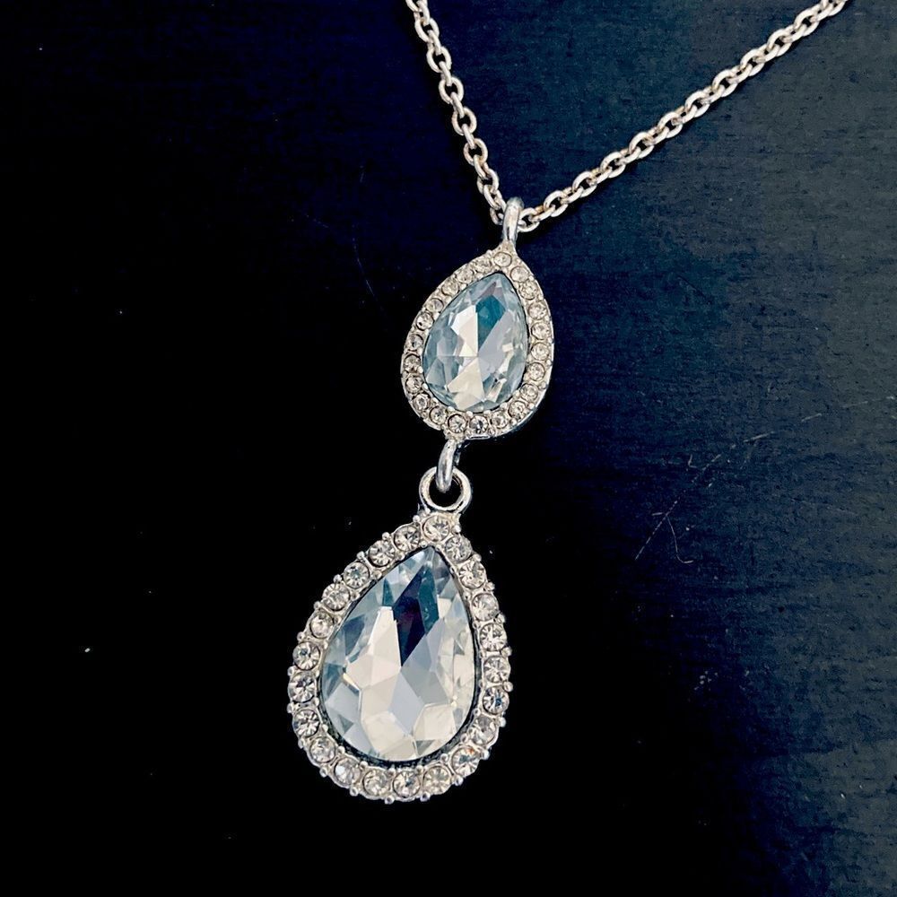 NWT Silver Double Teardrop Crystal Pendant Necklace